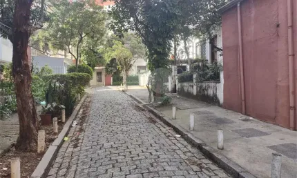 Casa com 3 quartos à venda na Rua Martiniano de Carvalho, --, Bela Vista, São Paulo