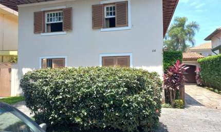 MANSÃO NA CIDADE JARDIM/RUA TRANQUILA E SEGURA/4 DORM./1SUITE
