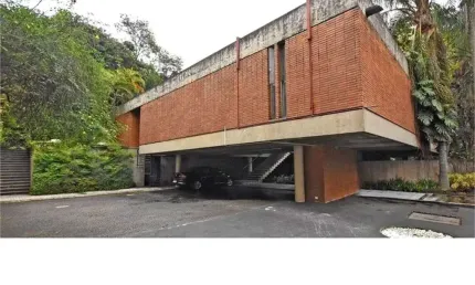 Casa com 976 m² e terreno de 3.100 m², à venda por R$ 16.000.000,00
