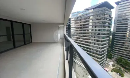 Apartamento novo, com 196 m2, 4 quartos (2 suítes) e 3 vagas, na Chácara Sto Antonio