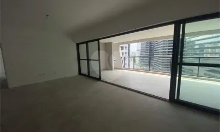 Apartamento no Condomínio Parque da Cidade, em final de construção, com 196 m2, 4 quartos e 4 vagas