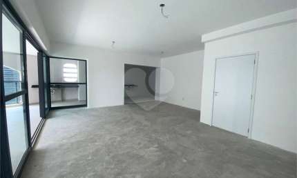 Apartamento novo, com 4 quartos (2 suítes), 196 m2, a venda no Condomínio Parque da Cidade
