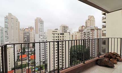 Linda cobertura com 376,53 mts, na melhor localização do Campo Belo.