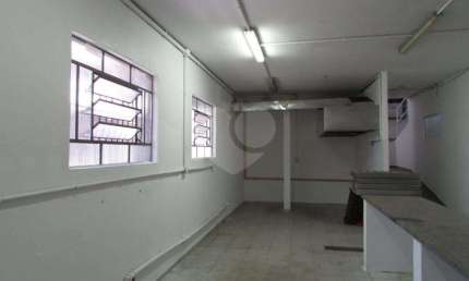 Imóvel comercial na Barra Funda adaptado para setor de alimentação .