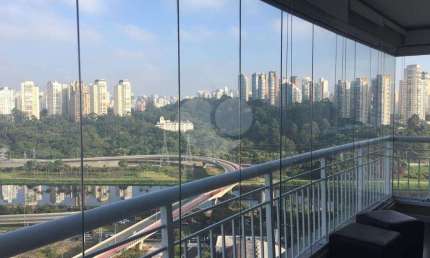 Apartamento reformado com 2 suítes, varanda gourmet e 2 vagas a venda na Granja Julieta