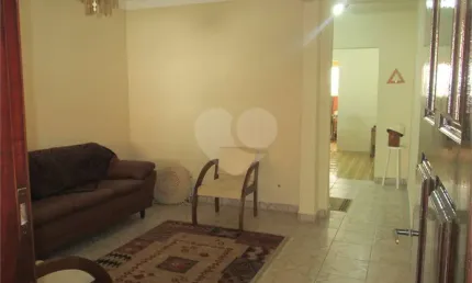 Casa à venda com localização privilegiada próxima à vila mariana