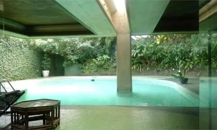 Super oportunidade no Guarujá! Casa bacana com 500m²,  5 dormitórios, piscina e vagas