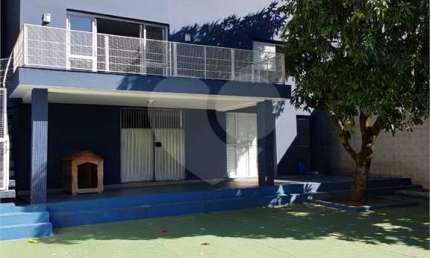 Casa com 3 Quartos à Venda, 388,50 m² por R$ 1.500.000