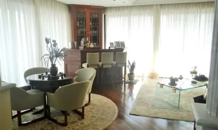 Apto na Vila Mariana c/270m2 - 4 Quartos/3 Suítes/5 Vagas de garagem - metrô Santa Cruz