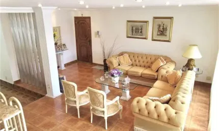 Excelente sobrado com terraço e jardim, 3 dormitórios 1 suíte.