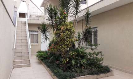 Casa a venda no Brooklin com 03 dormitórios, sendo 01 suíte e 02 vagas.