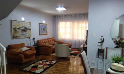 Exelente Sobrado com 356 m² e 4 dormitórios, localizado no Jardim da Saúde.