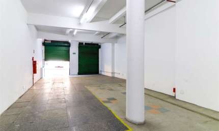 Salão comercial reformado, fluxo grande de pedestres, á 200 metros do Metrô Marechal Deodoro.