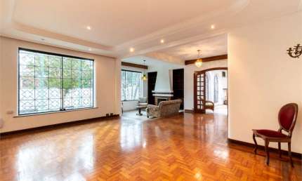 Casa Térrea à venda na Saúde c/285 m2 - Terreno de 392,50 m2 - 3 Quartos/2 Suítes/3 Vagas