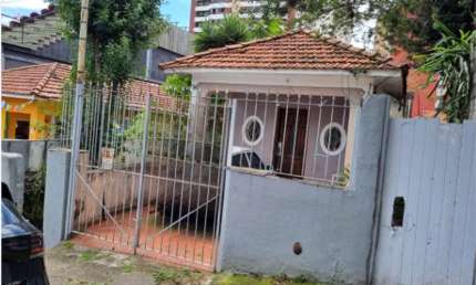 Casa na Vila Madalena com 240 metros quadrados de terreno