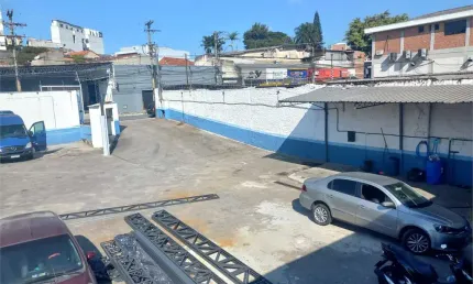 GALPÃO COM ÁREA CONSTRUÍDA DE 400M2 E TERRENO COM 24,00 X 38,80MTS TOTAL 932M2 - AO LADO DO  METRÔ