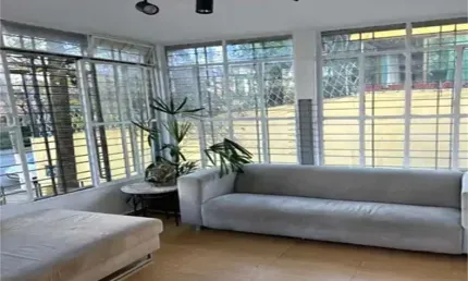 Vende se uma casa / terreno maravilhosa e aconchegante!!!
