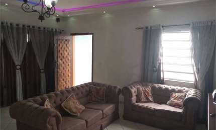 SOBRADO COM 176M2 SENDO 02 SUITES, 01 DORM, SALA AMPLA COM LAVABO, COZINHA PLAN C DESPENSA