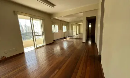 Apartamento com 128 m²  em Moema com 03 quartos, 02 vagas