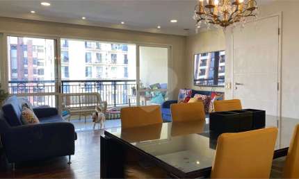 Apartamento à venda com 126m² - 3 dormitórios, 2 suítes e 2 vagas de garagem