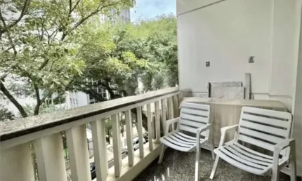 apartamento com 3 ds 1 vaga próximo a Praça Vilaboim,