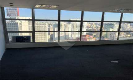Laje comercial para locação com 420m² na Rua da Consolação, São Paulo.