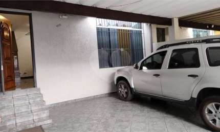 Sobrado Lindo. Com 3 Dormitórios, Garagem para 2 carros, Dependências de Empregados. Reformada.