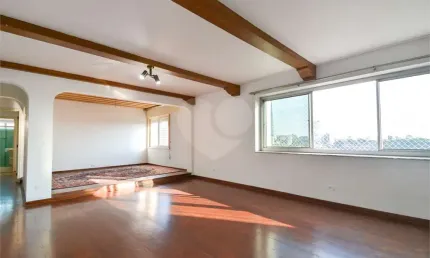 Apto na Rua Ceará, com linda vista para o Pacaembu, 142 m², 2 vagas, 3 dorm. (1 suíte), lazer