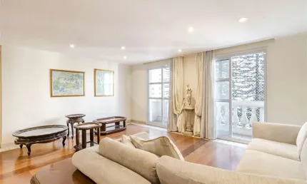 Apartamento de 168m2, 4 dormitórios, sendo 1 suíte, 3 ambientes, vaga de garagem, lazer, no paraíso.