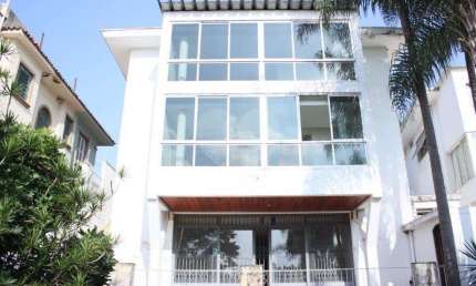 Casa com 4 quartos para alugar na Rua Itápolis, --, Pacaembu, São Paulo