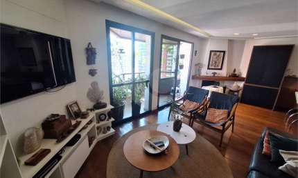 Apartamento em Moema 130m, reformado, 3 suites 2 vagas