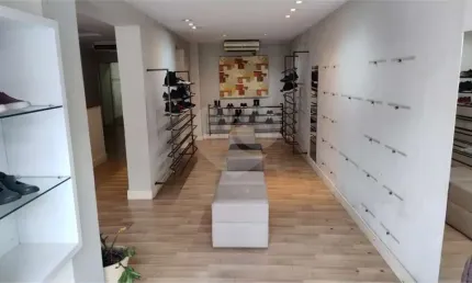 Sobrado comercial com 8 salas, em avenida privilegiada, na região da barra funda, perto do metrô