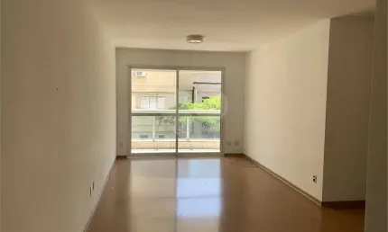 Apartamento com 111m², 3 quartos sendo 1 suíte, varanda, 3 vagas na garagem - próximo ao metrô