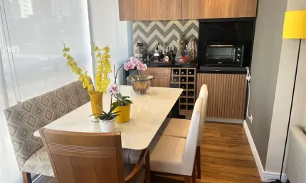 Apartamento à venda na saúde-sp, com dois quartos sendo uma suíte, dois banheiros, duas vagas.