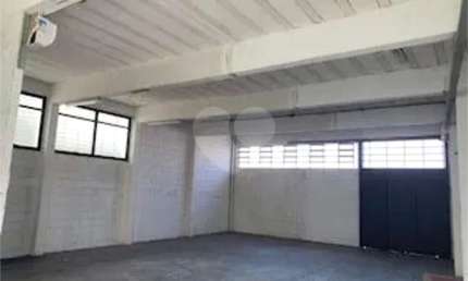 Prédio comercial para locação com 371m² na Vila Cruzeiro
