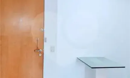 Apartamento de 63m2, 2 dormitórios, 1 suíte, varanda, lazer, vaga de garagem, na bela vista.