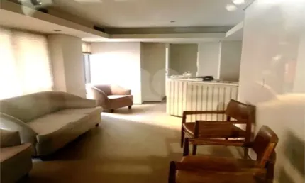 EXCELENTE CONJUNTO COMERCIAL NUM DOS BAIRROS MAIS VALORIZADOS DE SÃO PAULO!!!
