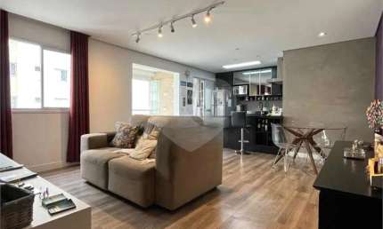 Apartamento com 83m² - 3 quartos sendo 1 suite, andar alto, varanda, lazer maravilhoso