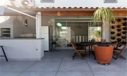 Cobertura em Perdizes, com 3 quartos, 1 suite e 3 vagas de garagem. Com 209 m².