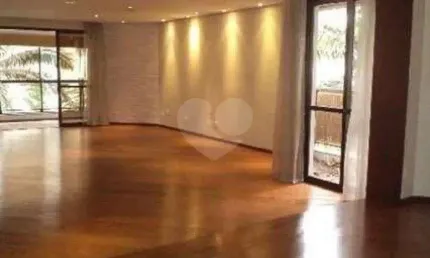 RUA PEQUENA E MUITO CHARMOSA. APARTAMENTO LUXUOSO PARA LOCAÇÃO OU VENDA.