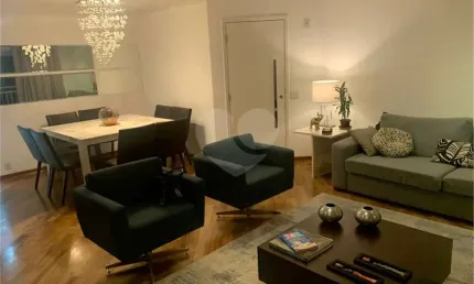 Apartamento -  4 dormitórios, 2 suítes, sala com sacada, 5 banheiros e 3 vagas na garagem no morumbi