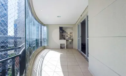 Apartamento com 156m² - 4 quartos sendo 3 suítes - andar alto - varanda gourmet - 2 vagas