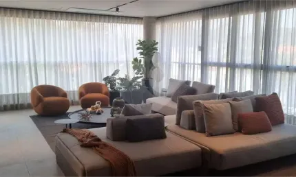 Apartamento á venda no Jardim Paulista a 250 m do Parque Ibirapuera - 3 suítes, 3 vagas, com varanda