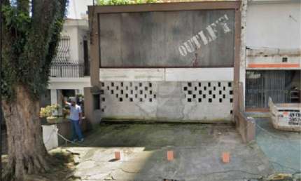 Sobrado comercial para locação com 250m², 3 banheiros e 3 vagas