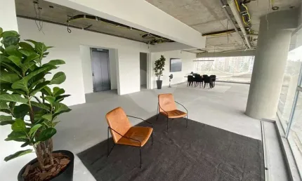 Apartamento com 298 m2, vista para o ibirapuera, 4 suítes e 4 vagas, a venda em moema