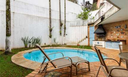 Excelente Sobrado amplo com Piscina e Churrasqueira na Cidade Jardim. Incrível !!!
