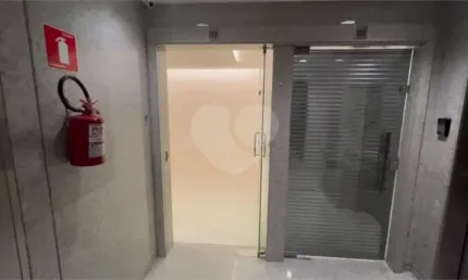 Excelente Conjunto comercial com AU100m² em Pinheiros.