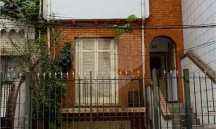 Sobrado à venda para uso residencial ou comercial, Santa Cecília, SP. Compre para renda, já locado.