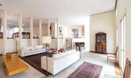 CASA NO JARDIM GUEDALA COM AREA DE 1400MTS, 5 DORMITORIOS, 6 VAGAS