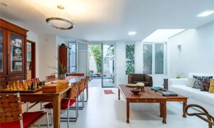 Casa Vila Nova Conceição com 3 suítes, 3 dormitório, 2 escritórios e 3 vagas...
